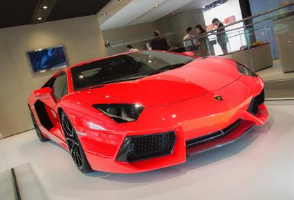 أجمل السيارات التي شاركت في معرض باريس 2012